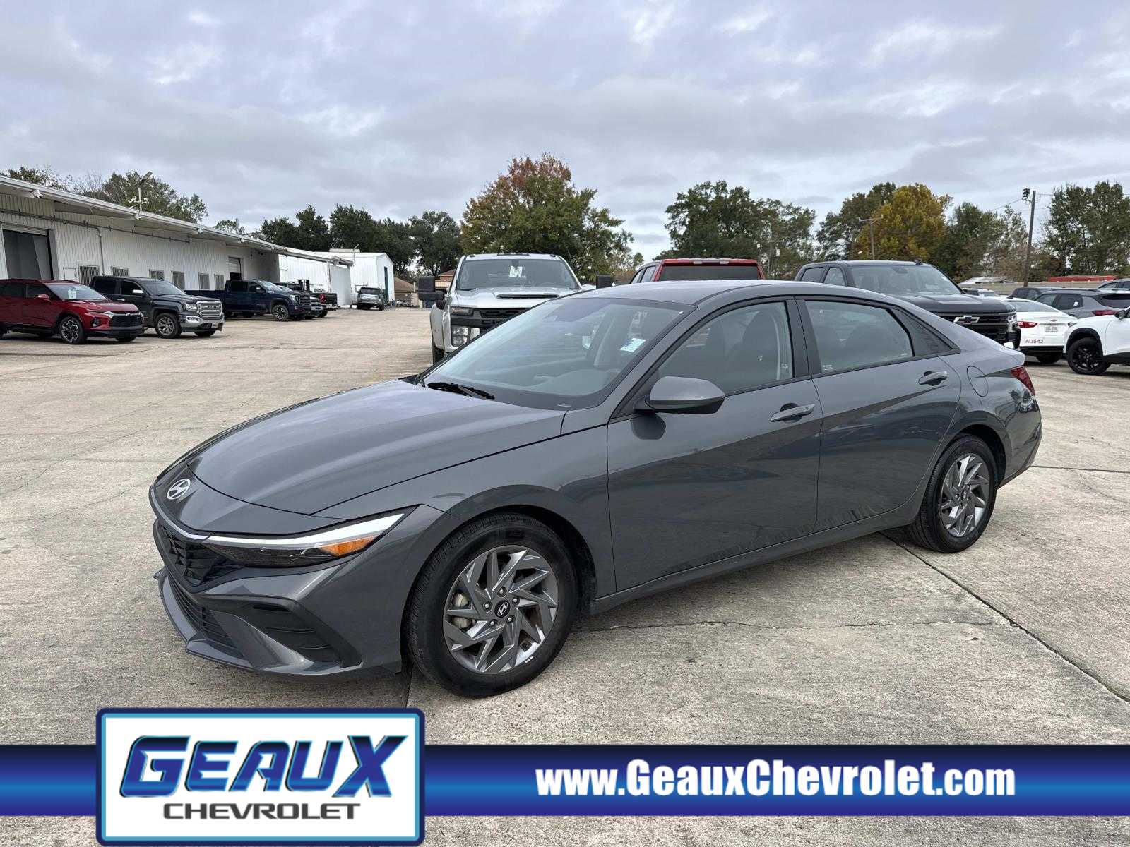 2024 Hyundai Elantra SEL's photo