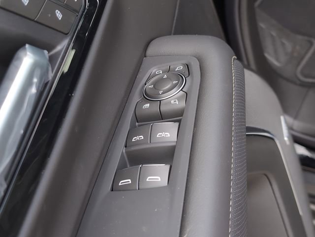 2025 Chevrolet Suburban Premier photo 11