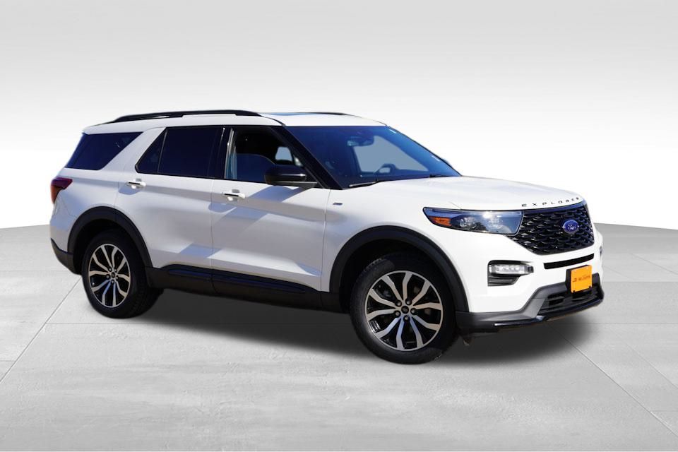 2023 Ford Explorer ST-Line photo 2