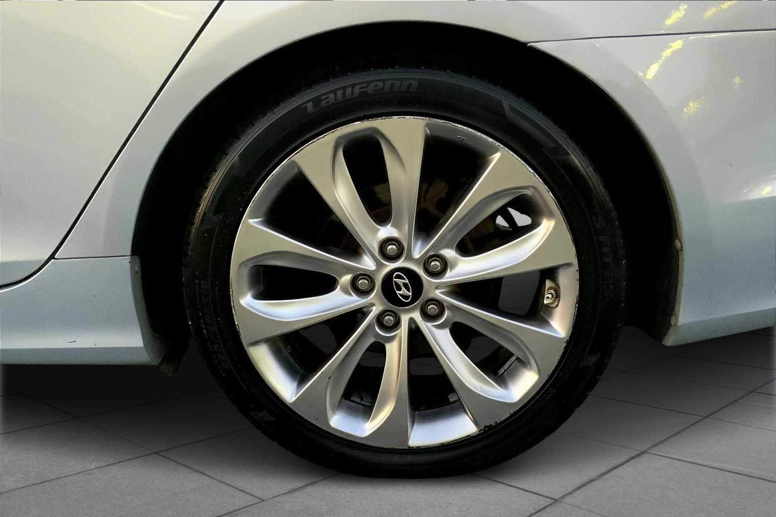 2012 Hyundai Sonata SE photo 10