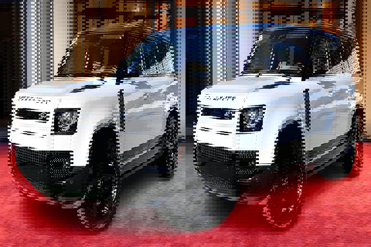 2025 Land Rover Defender X-Dynamic SE's photo