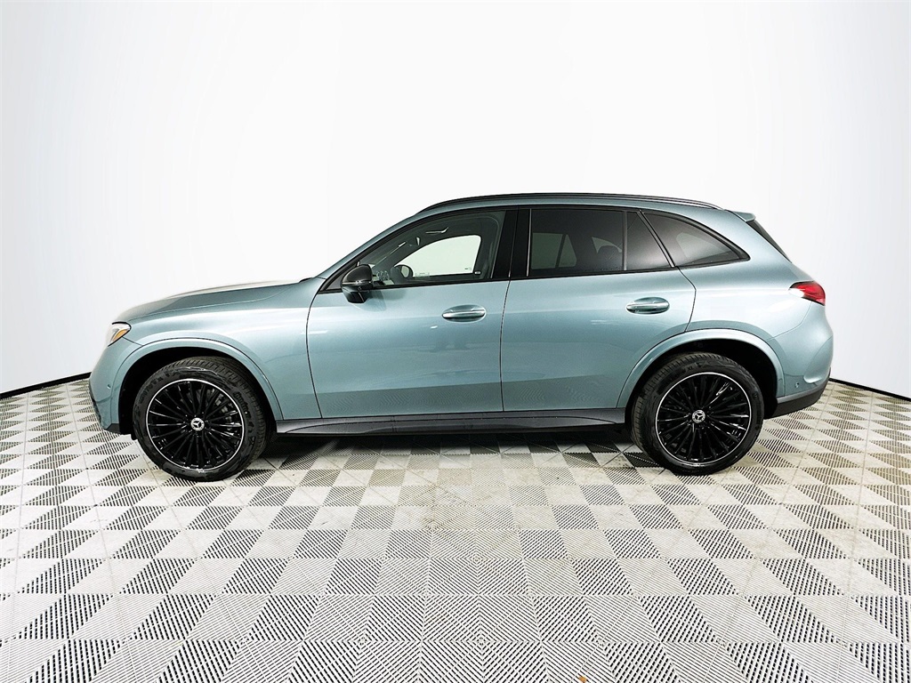 2026 Mercedes Benz GLC 300 4MATIC photo 4