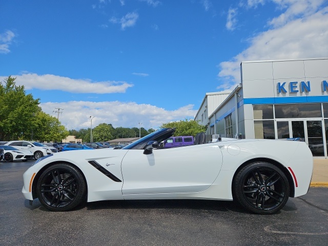 2015 Chevrolet Corvette Stingray Z51 3LT photo 2