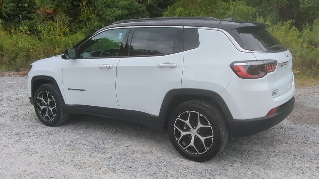 2024 Jeep Compass Limited photo 2