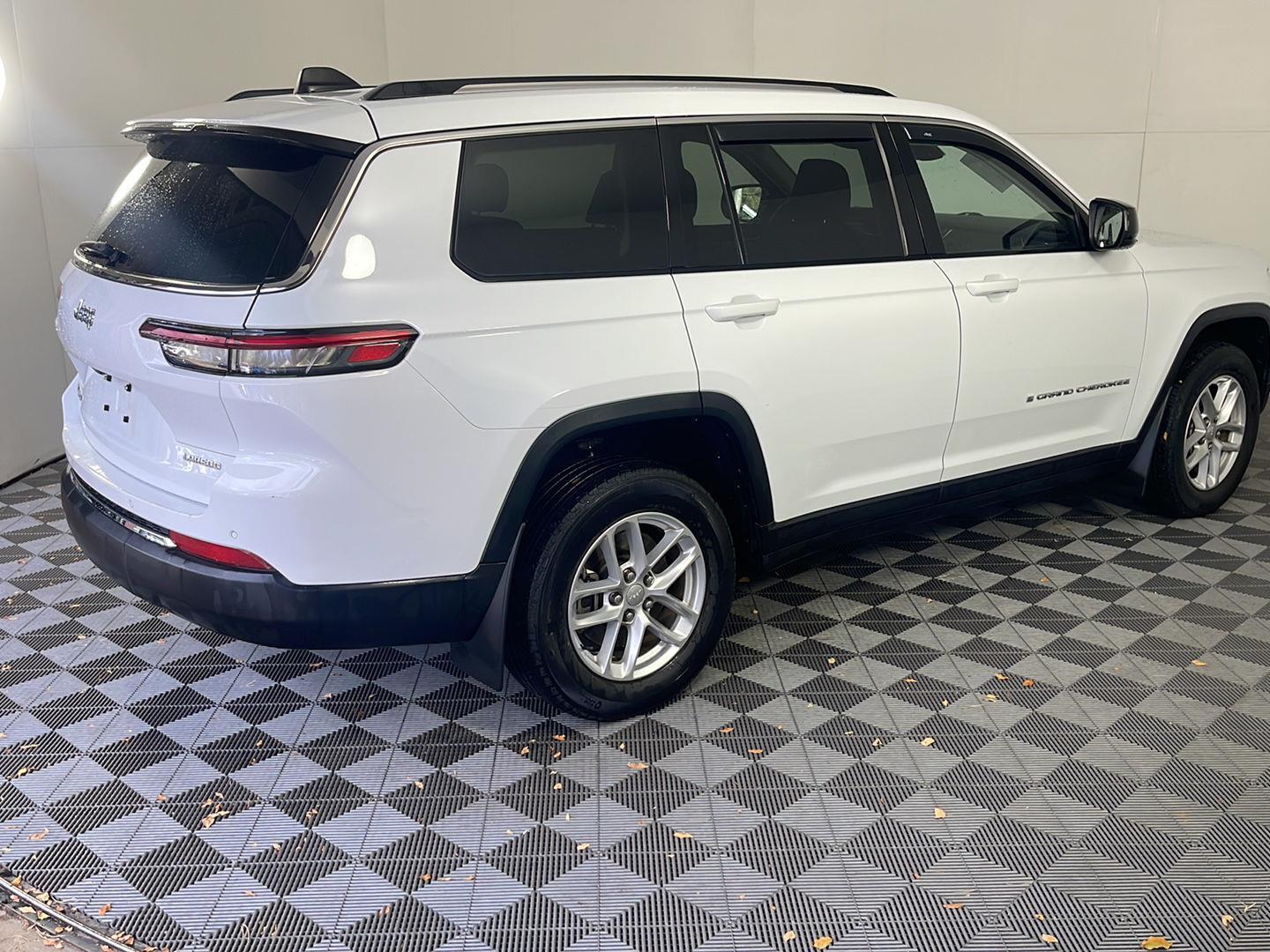 2022 Jeep Grand Cherokee Laredo photo 4