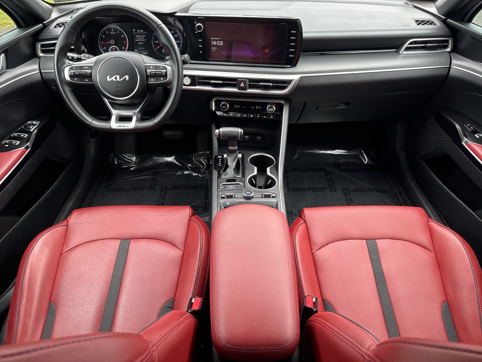 2024 Kia K5 GT-Line photo 2