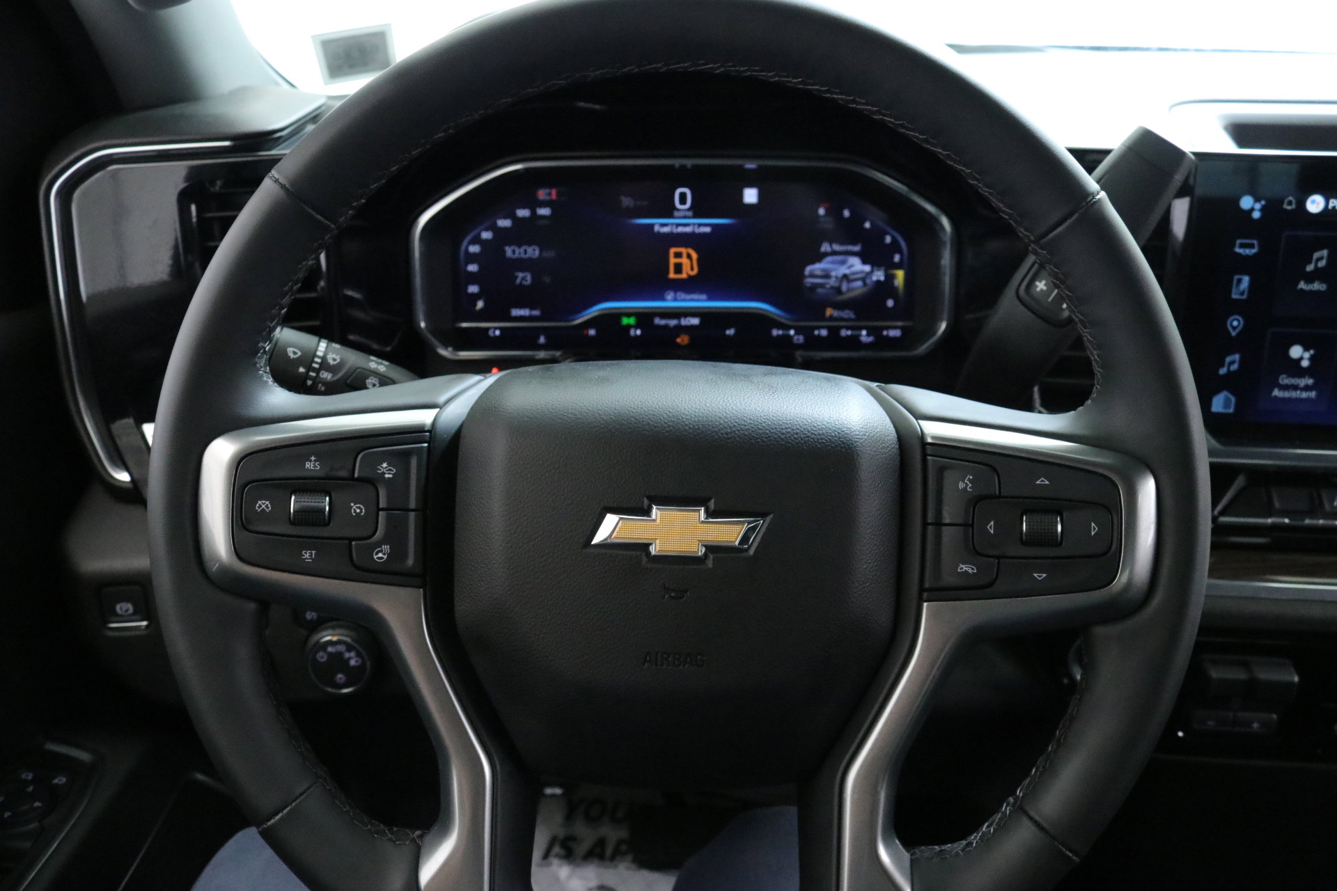 2025 Chevrolet Silverado 1500 LT photo 13
