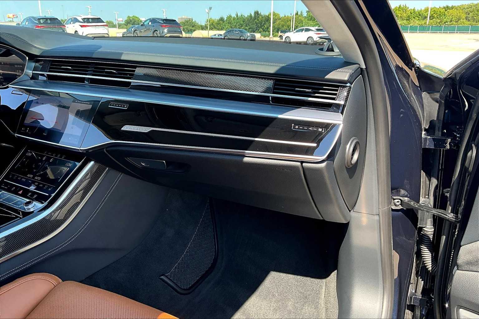 2022 Audi S8 Quattro photo 17