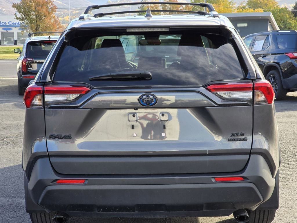 2024 Toyota RAV4 Hybrid XLE photo 4