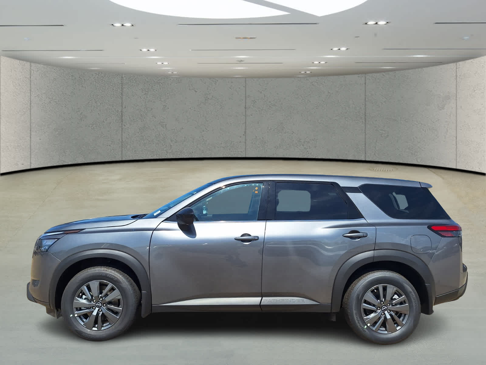 2025 Nissan Pathfinder S photo 2