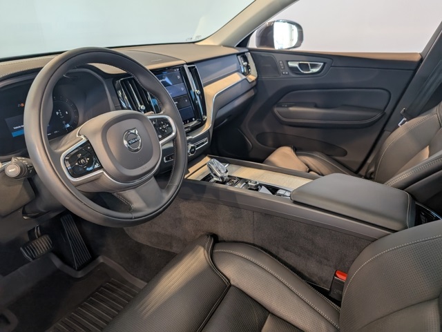 2022 Volvo XC60 Inscription photo 13