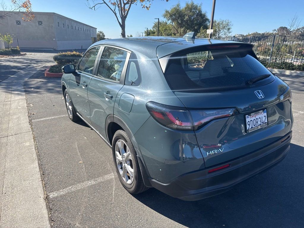 2023 Honda HR-V LX photo 3