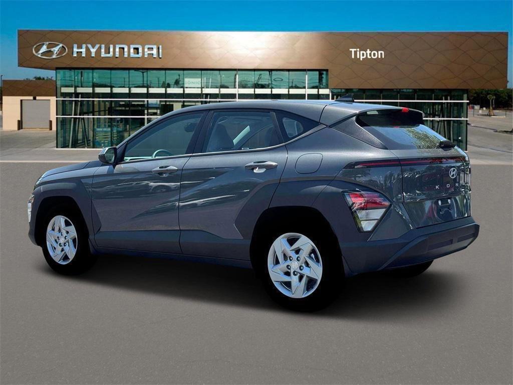 2026 Hyundai Kona SE photo 3