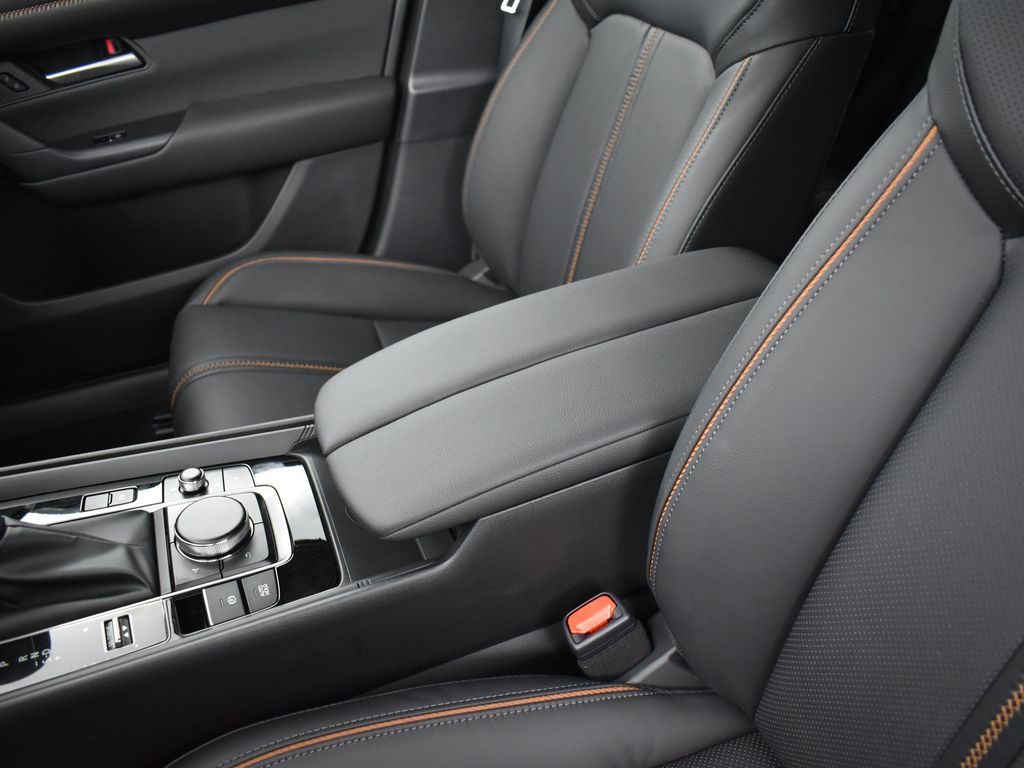 2025 Mazda CX-50 Premium photo 10