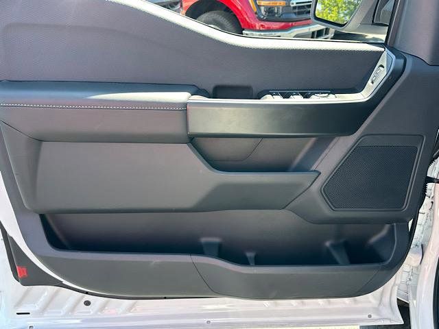 2025 Ford F-150 STX photo 9