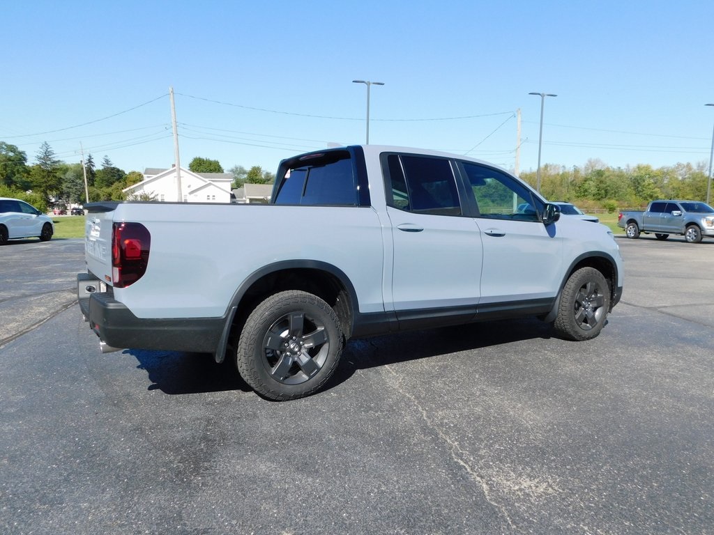 2026 Honda Ridgeline TrailSport photo 2