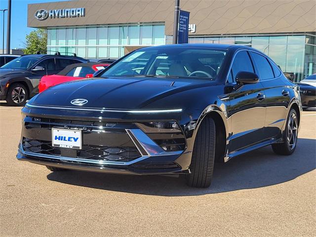 2026 Hyundai Sonata SEL Sport photo 2