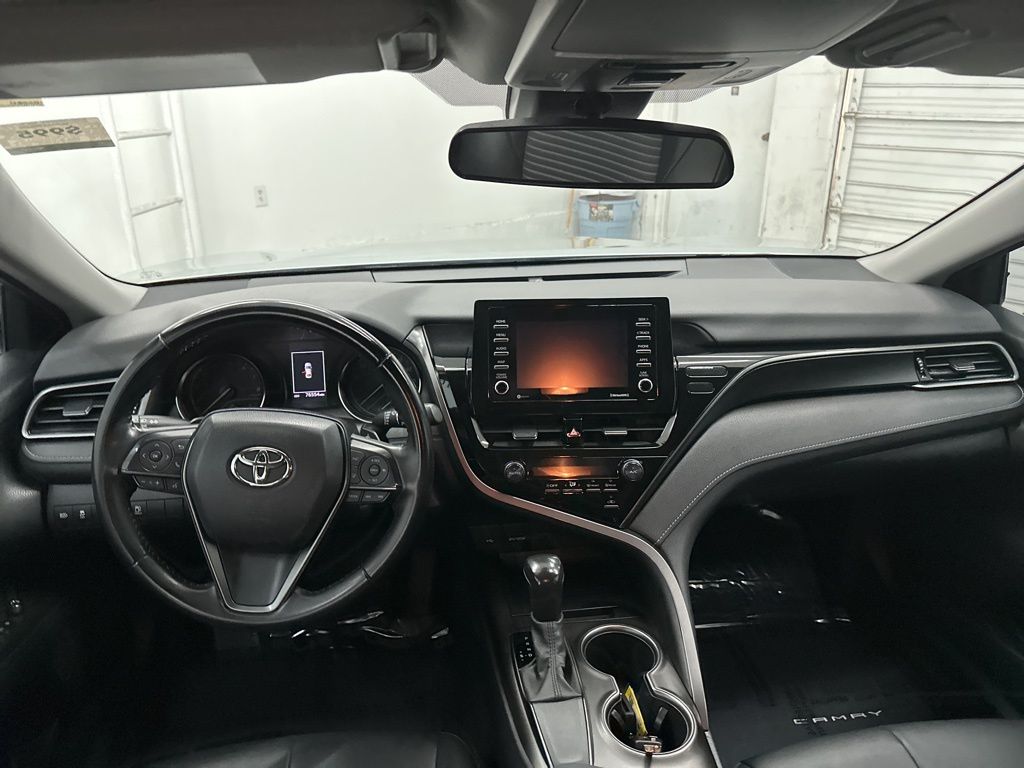 2021 Toyota Camry SE photo 17
