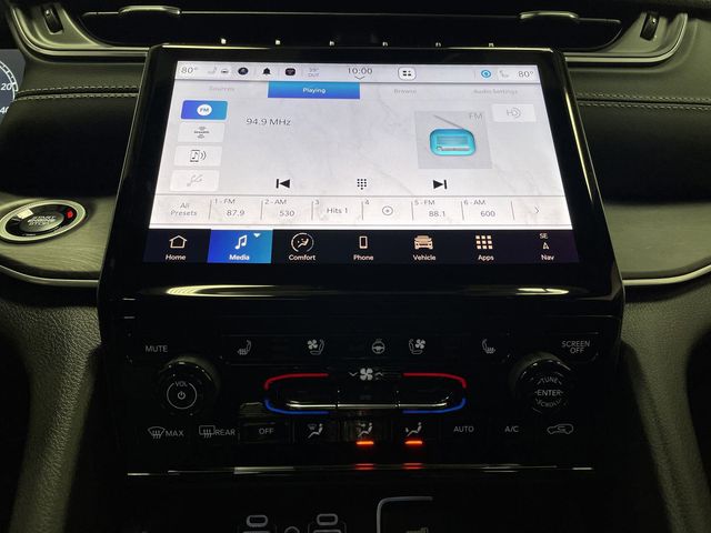 2025 Jeep Grand Cherokee Limited photo 9