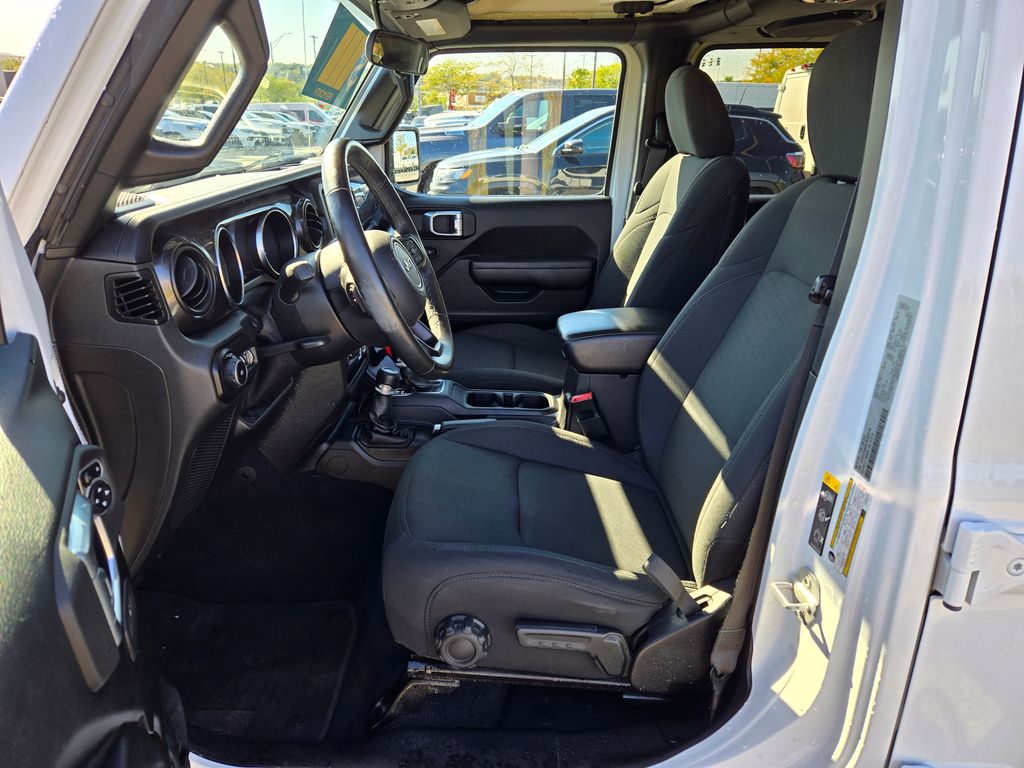 2020 Jeep Wrangler Unlimited Sport Altitude photo 12
