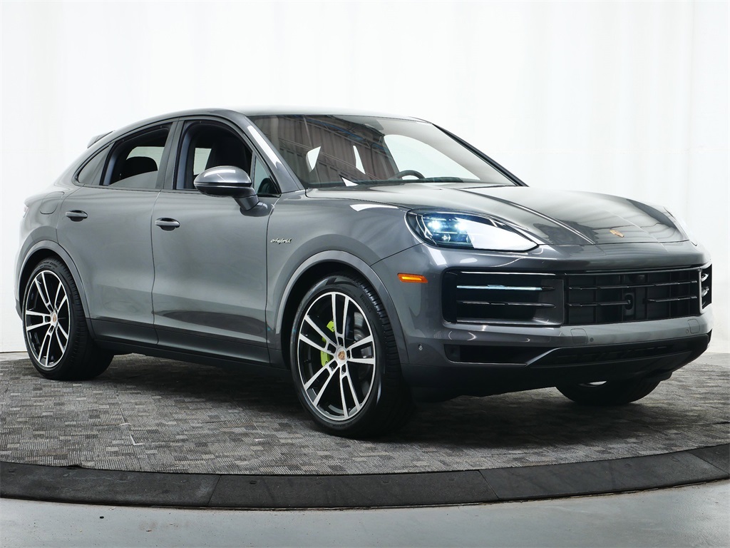 2025 Porsche Cayenne S E-Hybrid Coupe photo 8