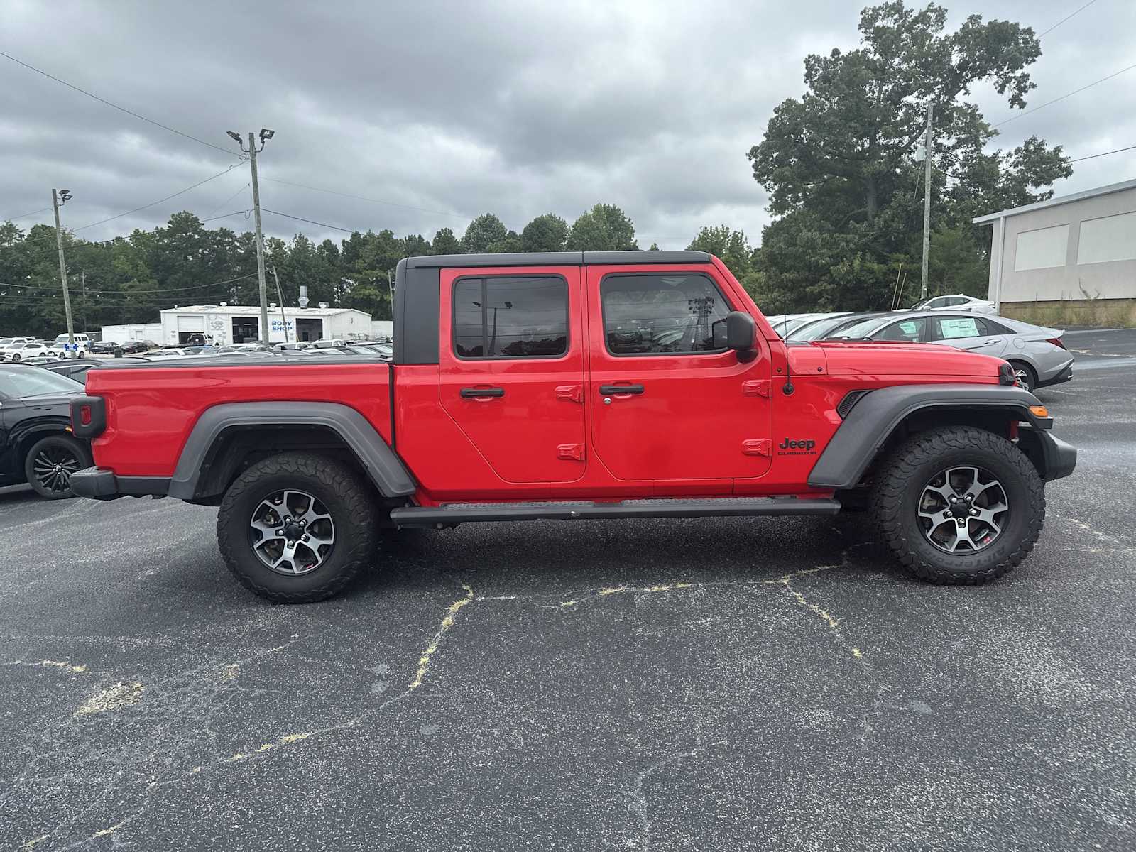 2020 Jeep Gladiator Sport S photo 3