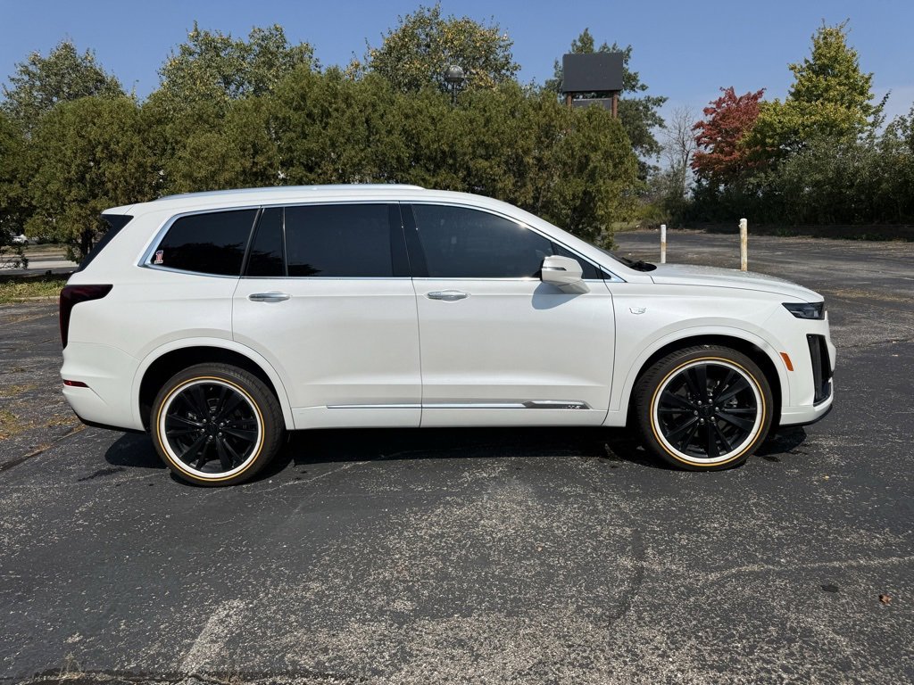 2023 Cadillac XT6 Premium Luxury photo 2