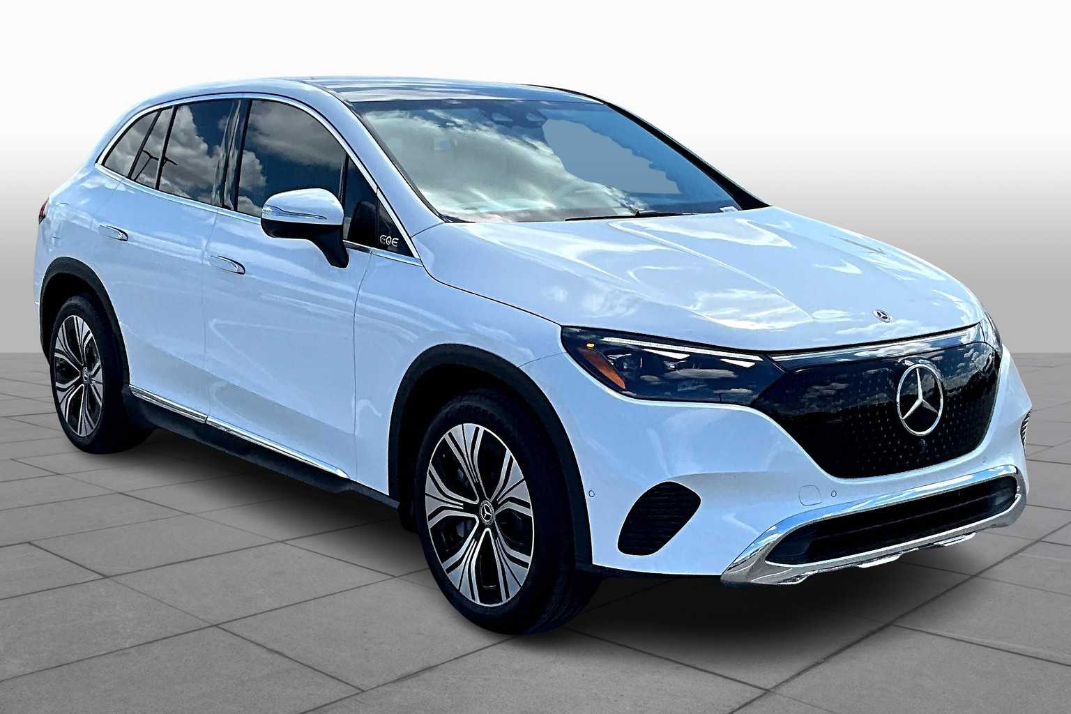 2026 Mercedes Benz EQE SUV photo 2