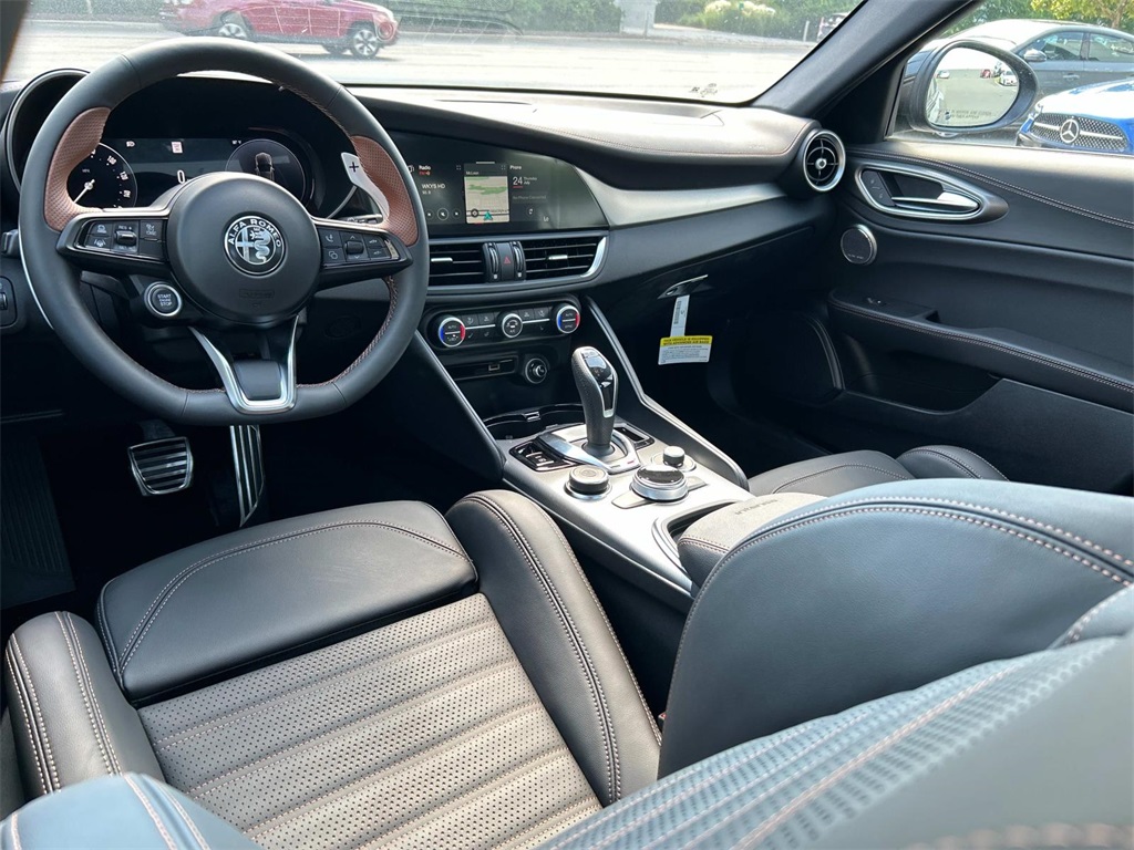 2025 Alfa Romeo Giulia SPRINT photo 2