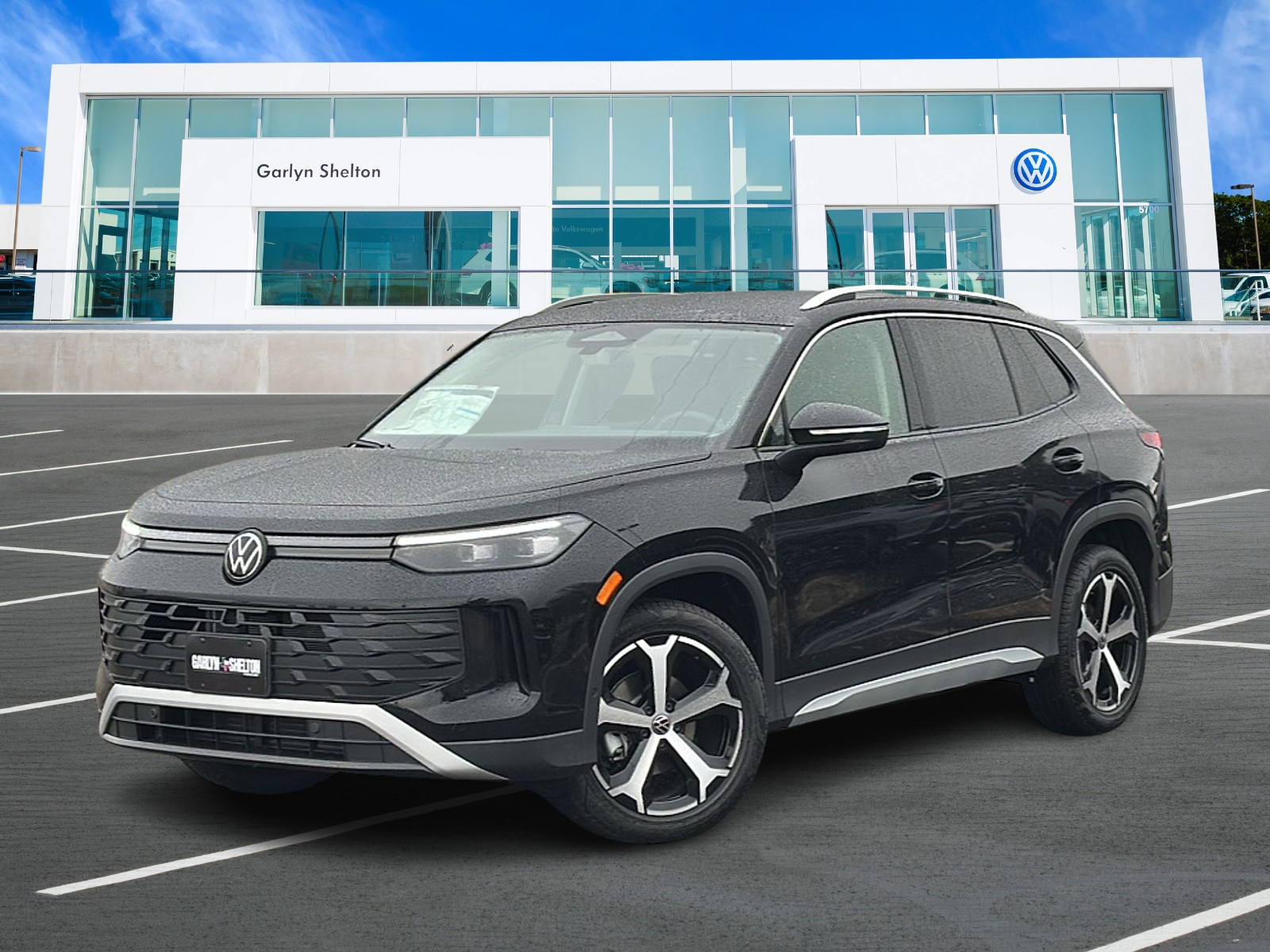2026 Volkswagen Tiguan SE's photo