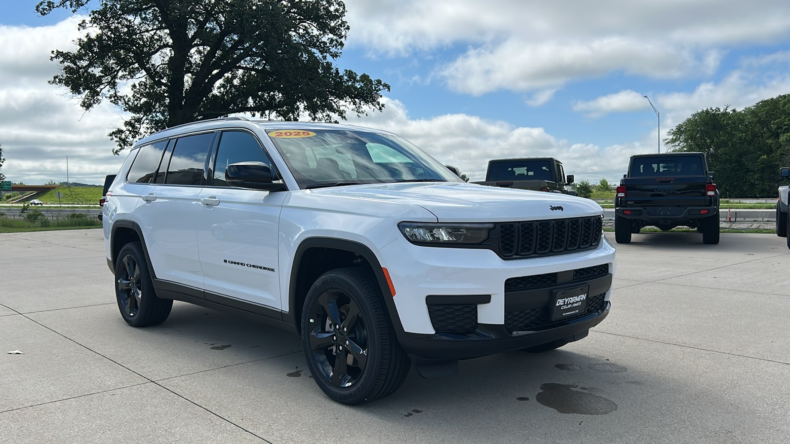 2025 Jeep Grand Cherokee L Altitude's photo