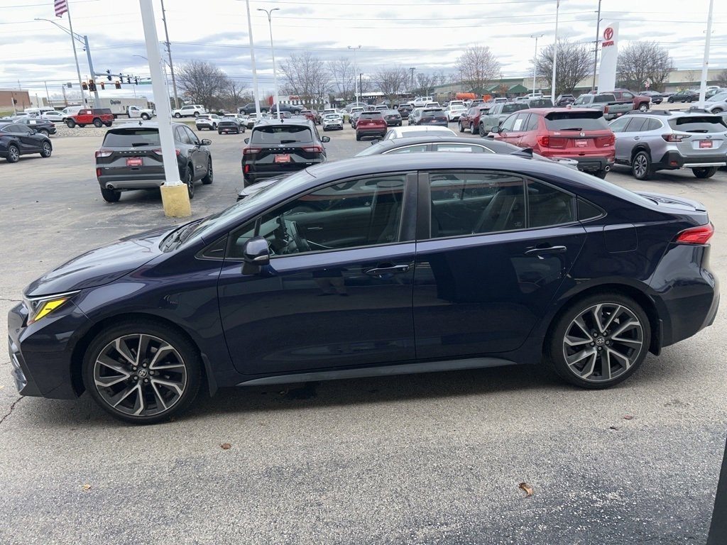 2022 Toyota Corolla SE photo 2