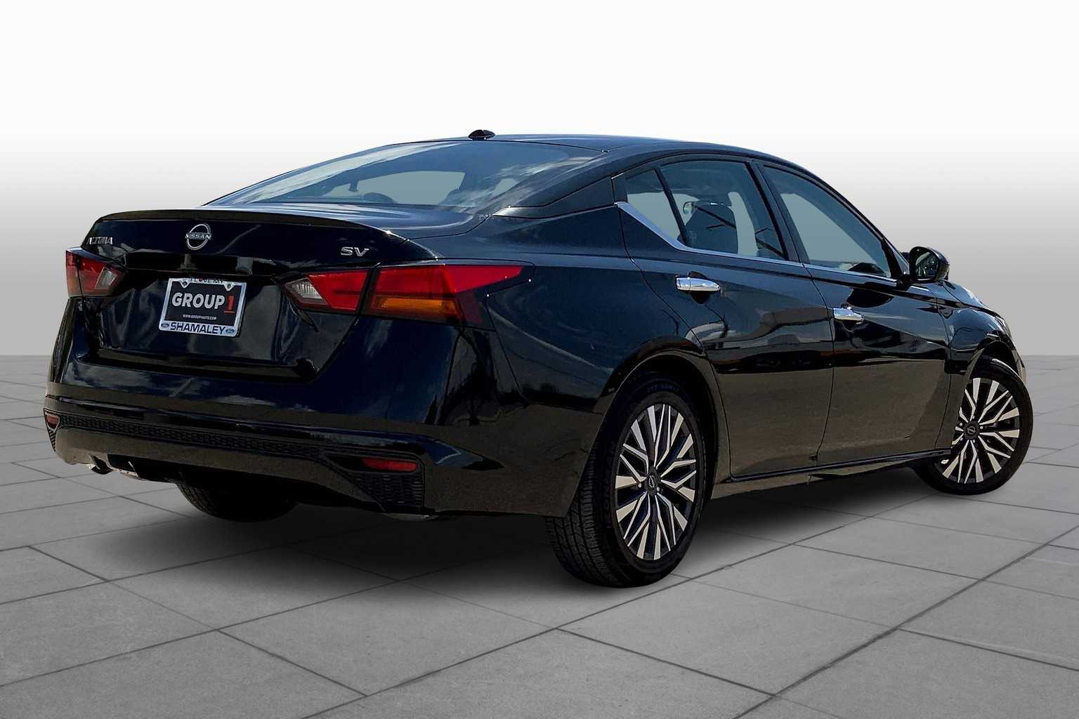 2023 Nissan Altima 2.5 SV photo 12
