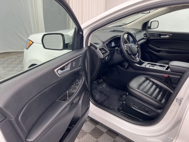 2022 Ford Edge SEL photo 12