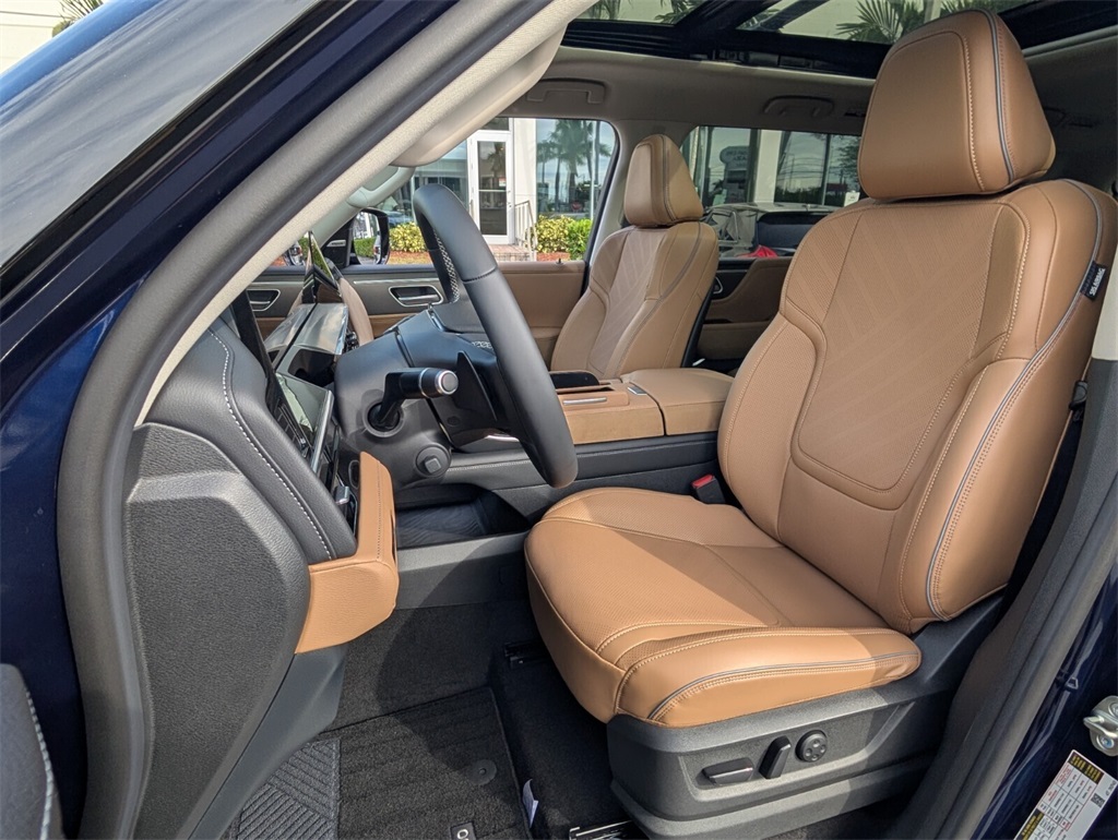 2026 Infiniti QX80 Luxe photo 4