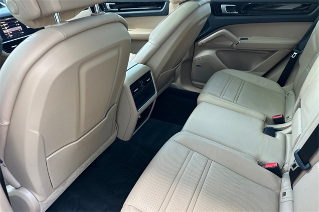 2021 Porsche Cayenne Base photo 10