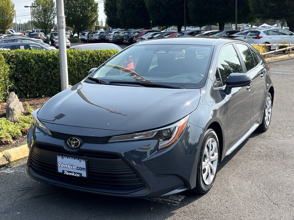 2023 Toyota Corolla LE photo 2