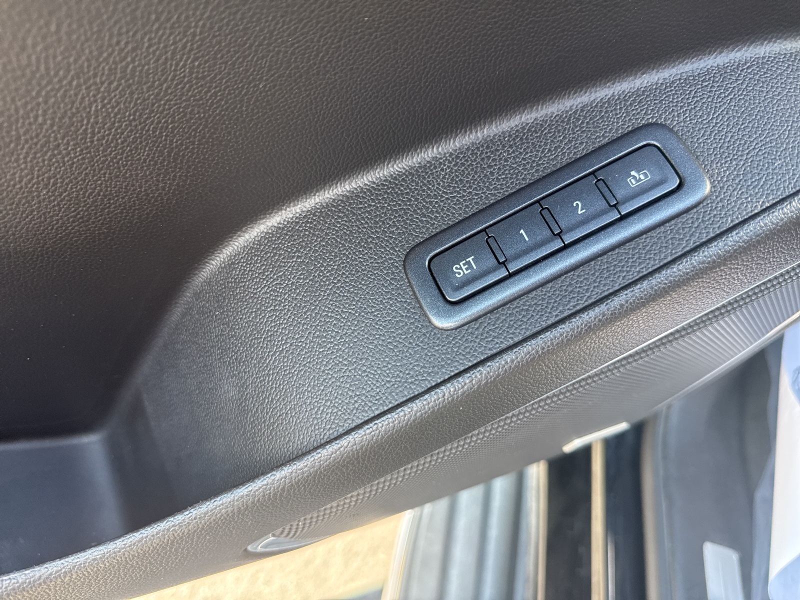 2016 Chevrolet Tahoe LTZ photo 9