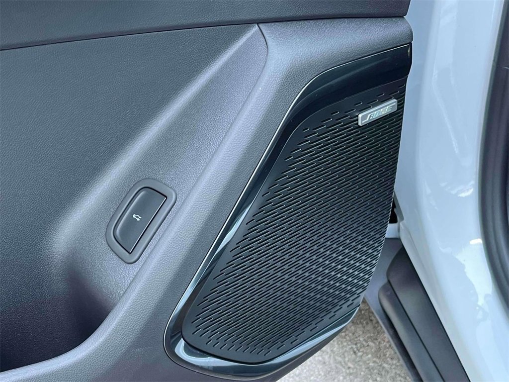 2026 Gmc Acadia AT4 photo 17