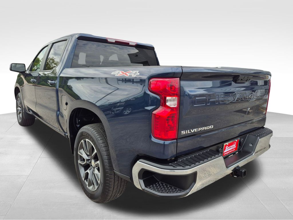 2022 Chevrolet Silverado 1500 LT photo 4