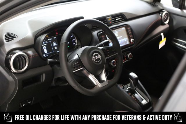 2025 Nissan Versa SR photo 6