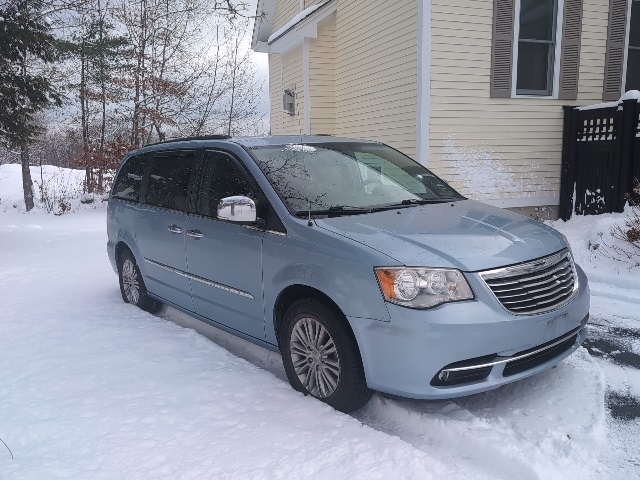 2016 Chrysler Town & Country Touring-L