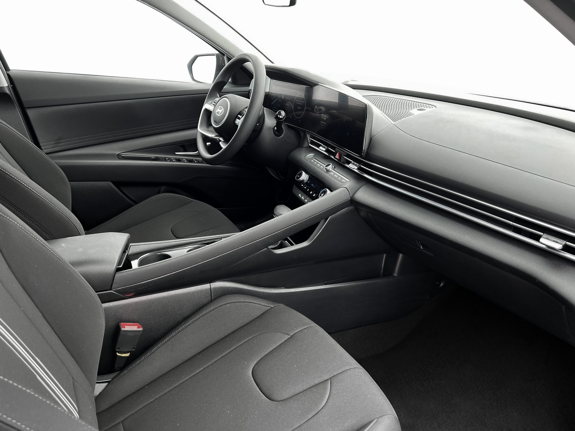 New 2025 White Hyundai Blue image 15