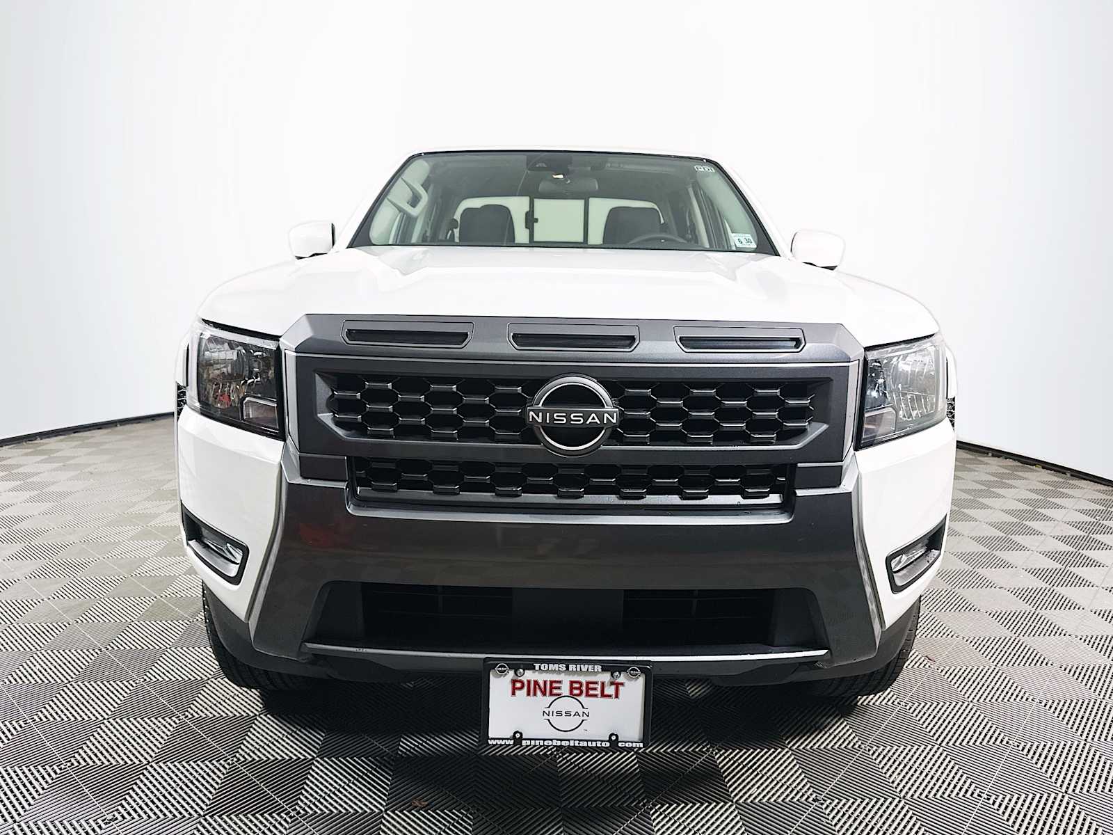 2025 Nissan Frontier SV photo 2