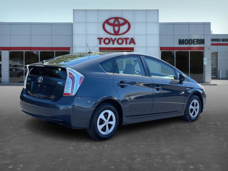 2015 Toyota Prius Three photo 3