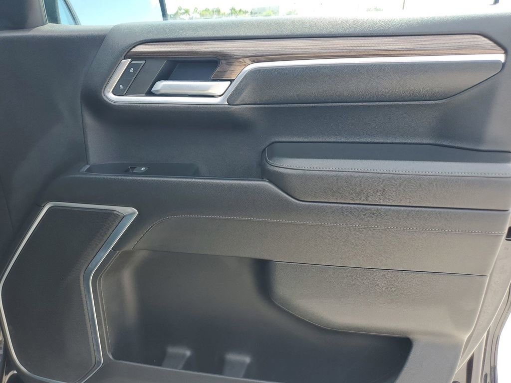 2022 Chevrolet Silverado RST photo 43