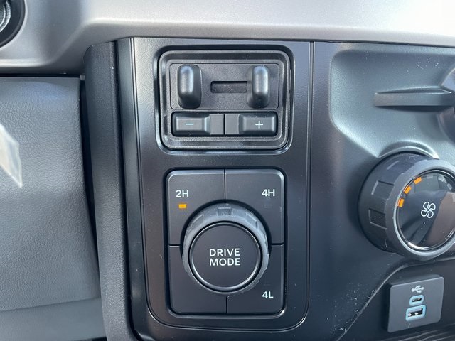 2025 Ford F-450 photo 27