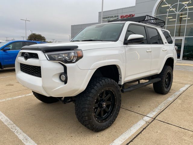 2019 Toyota 4Runner SR5's photo