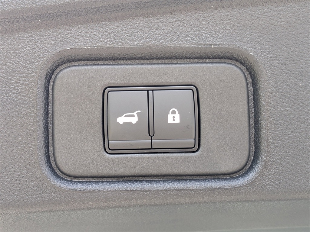 2025 Nissan Pathfinder Platinum photo 11