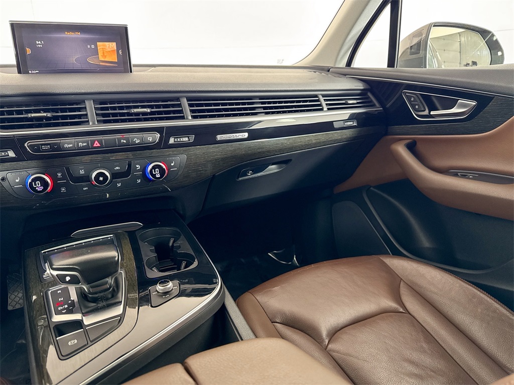2017 Audi Q7 3.0T Premium Plus photo 8